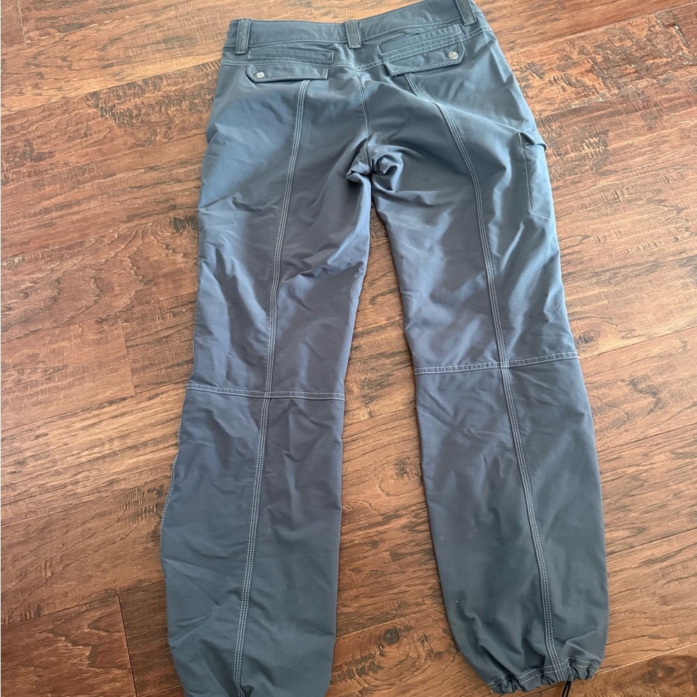 Athleta women’s cargo pants - Picture 3 of 3